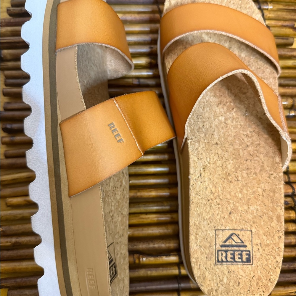 Reef Platform Sandals Tan and White Never Worn 2 Inches Tall